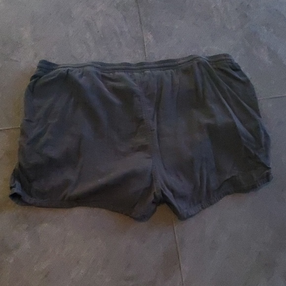 Black flowy shorts - Picture 4 of 5